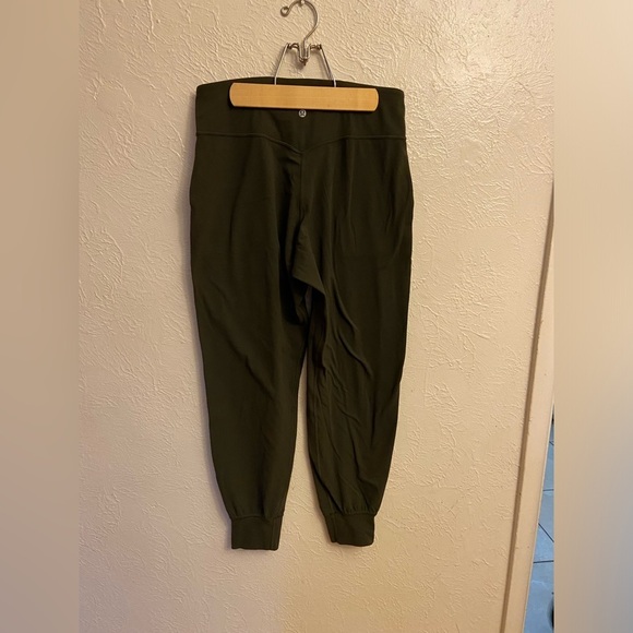 Lululemon pants - Picture 6 of 8